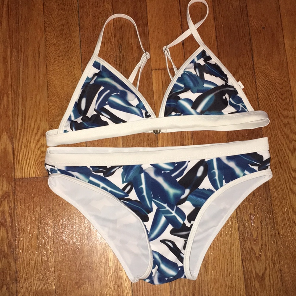 Turquoise bikini - Picture 1 of 1